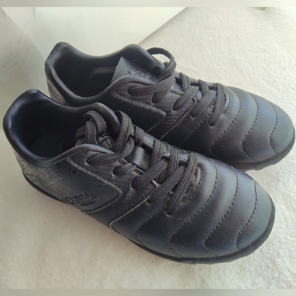 Brava Soccer Shoes Cleats Size Youth 12 D Black Sports Athletic